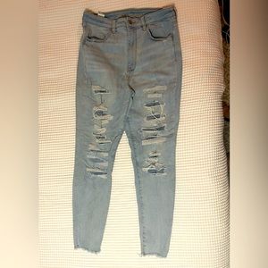 American Eagle Ripped Skinny Jean